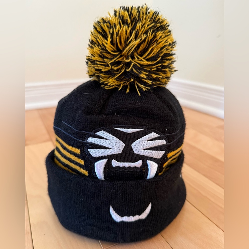 Hamilton Tiger-Cats Pom Beanie Toque – New Era – Black & Gold – Youth / Small